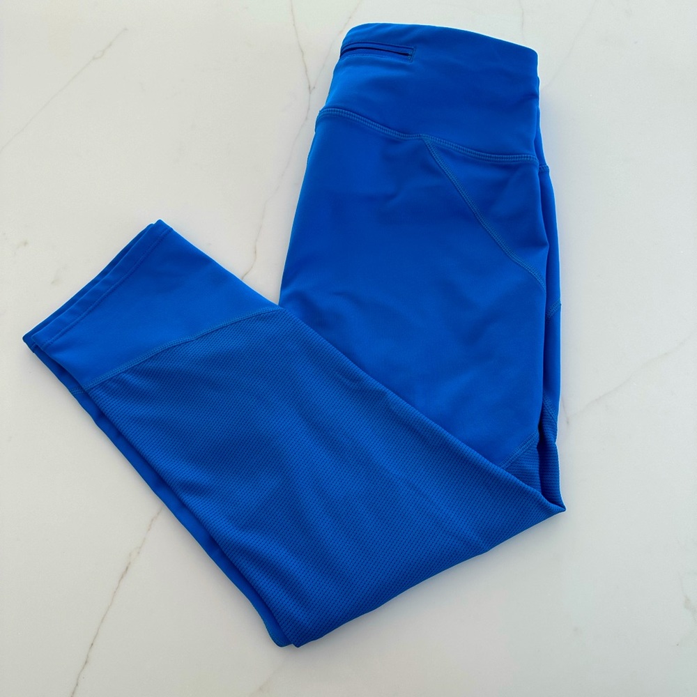 Athleta cropped leggings, bright blue, size MEDIUM, 20” inseam